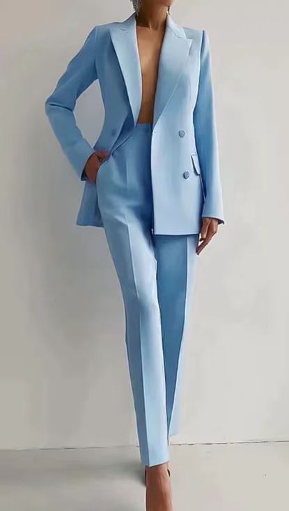 Lia | The Sophisticated Suite