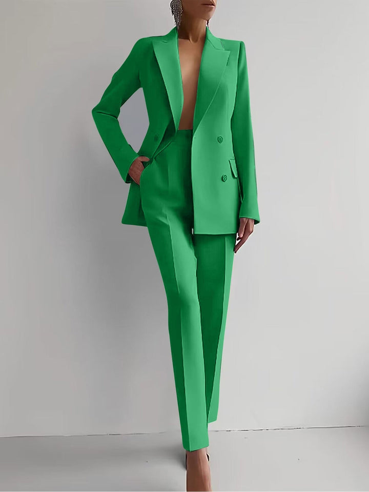 Lia | The Sophisticated Suite